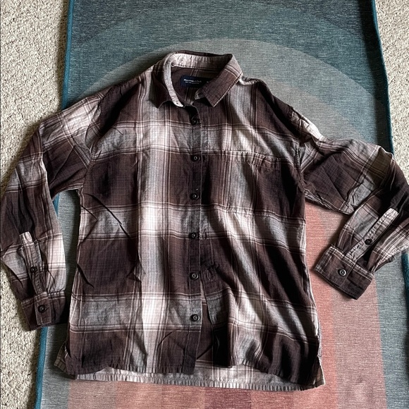 Abercrombie & Fitch Soft AF Dark Brown Plaid Shirt - Picture 6 of 8